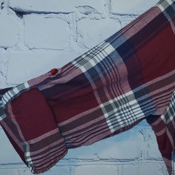 Red, blue and white flannel shirt - Picture 11 of 12